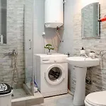 Center - 4 Balconies - Walk To Macedonia Square アパート *