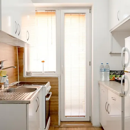 Centrе Near Square And Old Town With 4 Balconies * Skopje