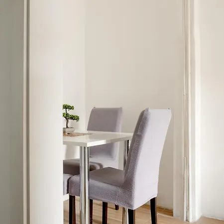 Centrе Near Square And Old Town With 4 Balconies *