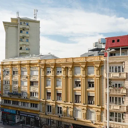 Center - 4 Balconies - Walk To Macedonia Square Apartamento