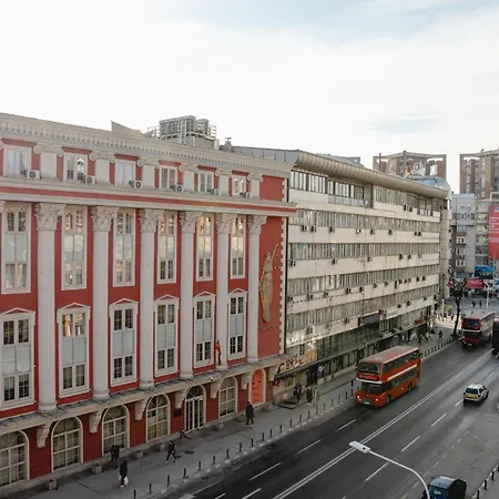 Centrе Near Square And Old Town With 4 Balconies Skopje