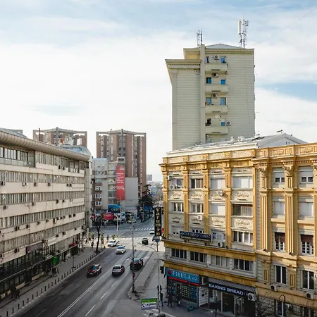 Center - 4 Balconies - Walk To Macedonia Square * Skopie