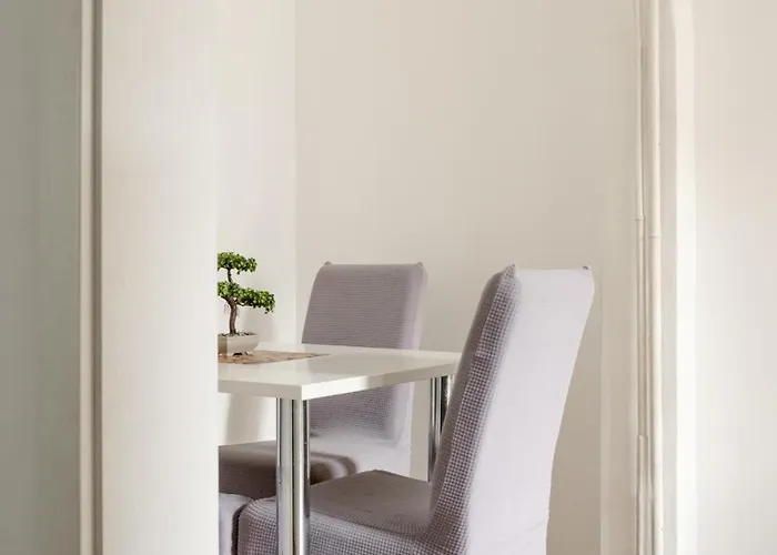 Center - 4 Balconies - Walk To Macedonia Square *