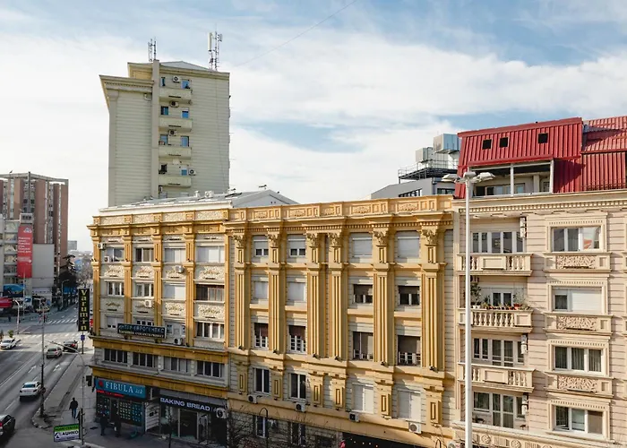 Center - 4 Balconies - Walk To Macedonia Square Apartment