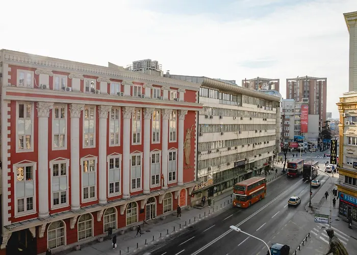Center - 4 Balconies - Walk To Macedonia Square Skopie