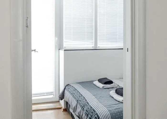 Center - 4 Balconies - Walk To Macedonia Square Apartment