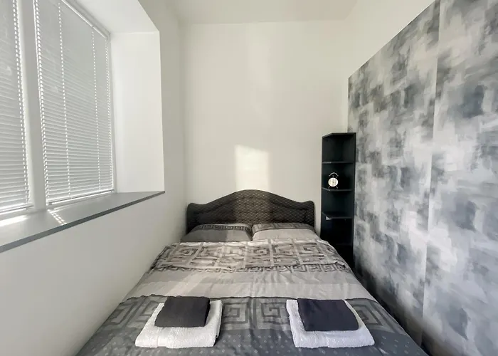 Center - 4 Balconies - Walk To Macedonia Square *